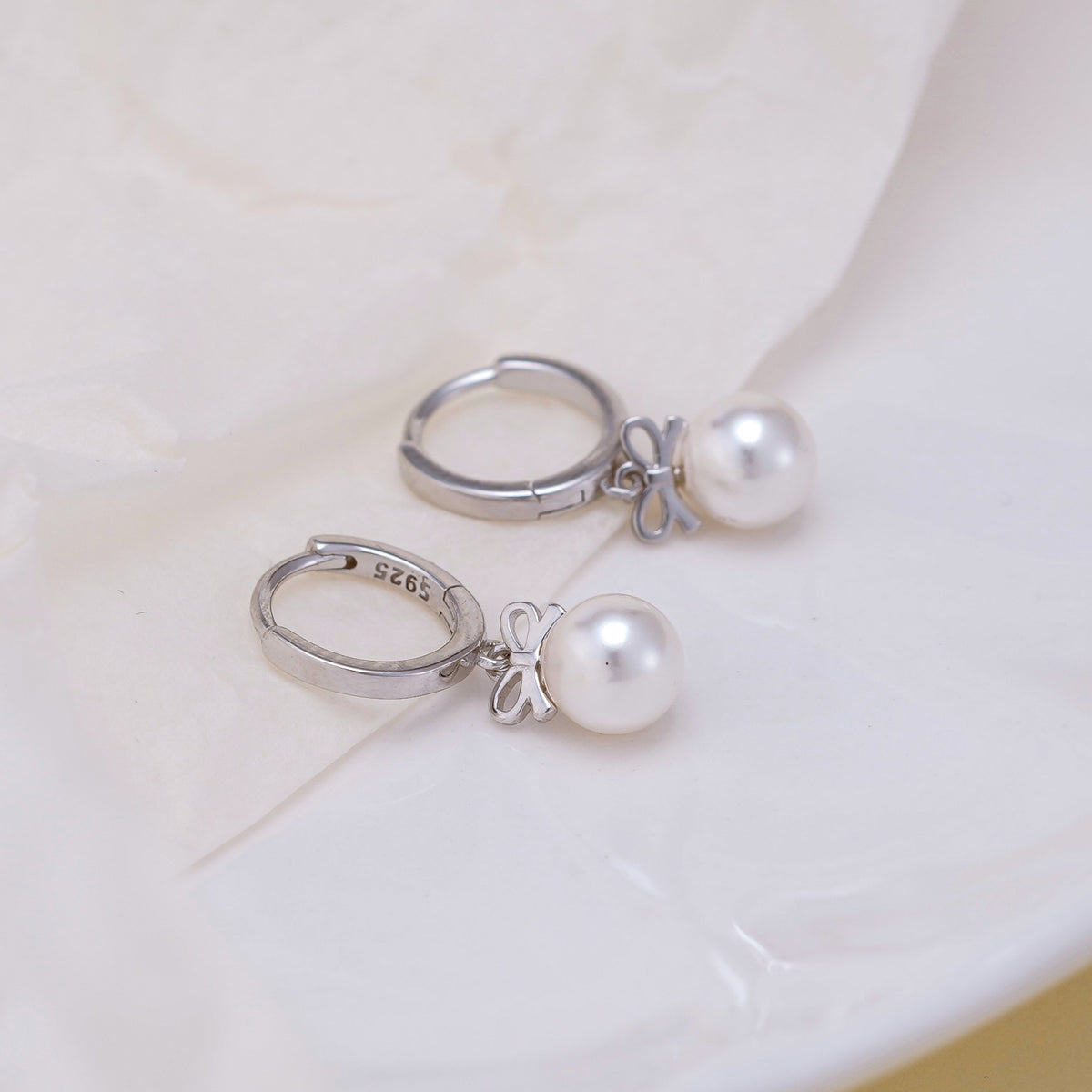 Bow Pearl Earrings