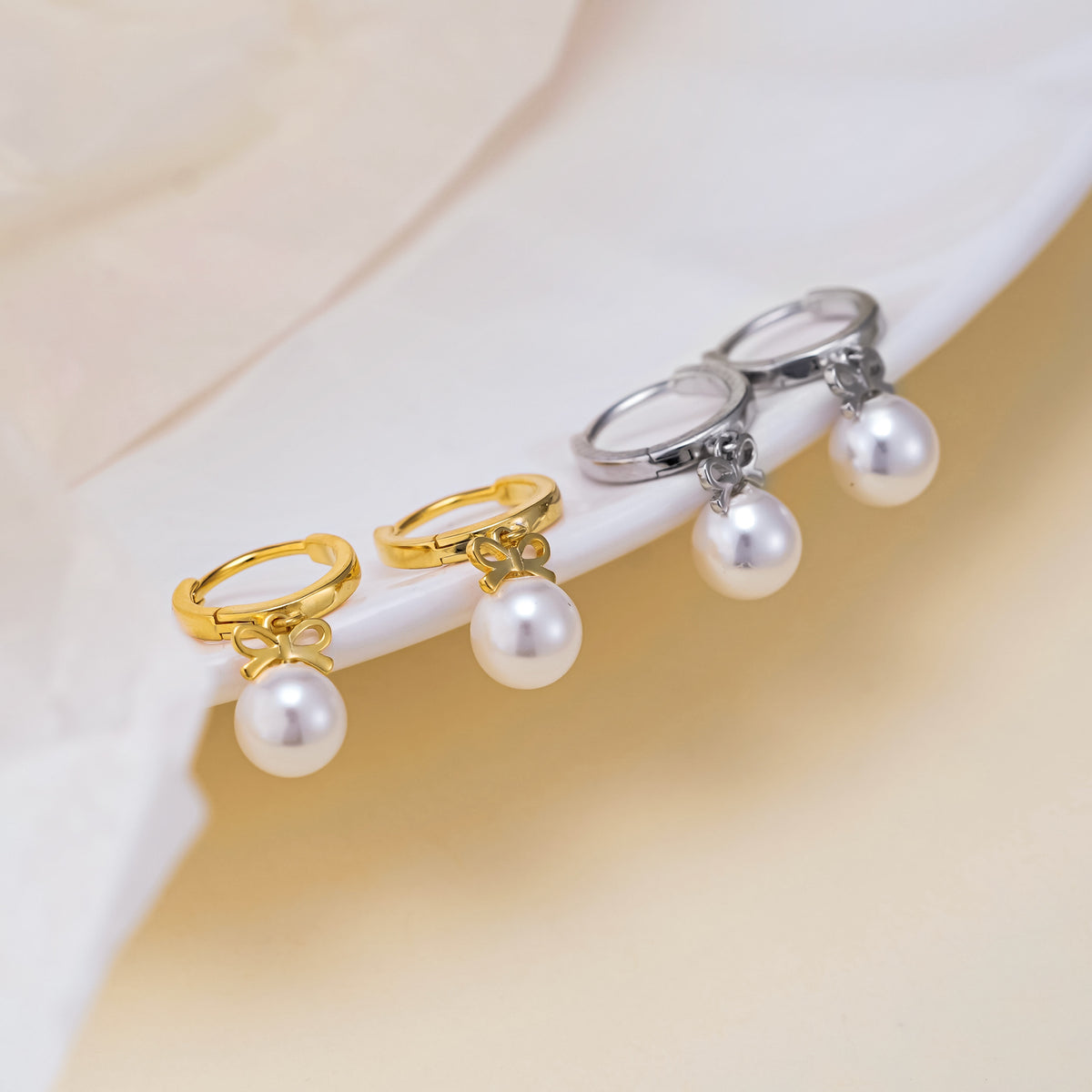 Bow Pearl Earrings