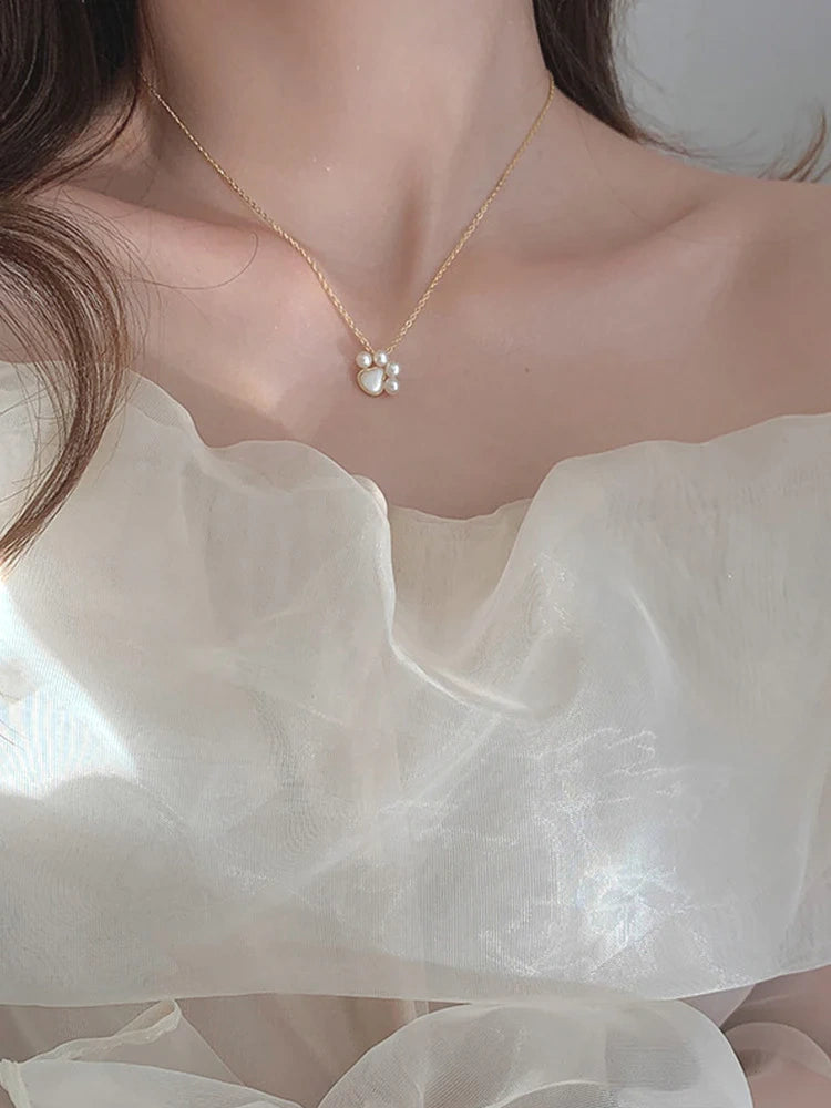 Cat's Paw Pearl Necklace