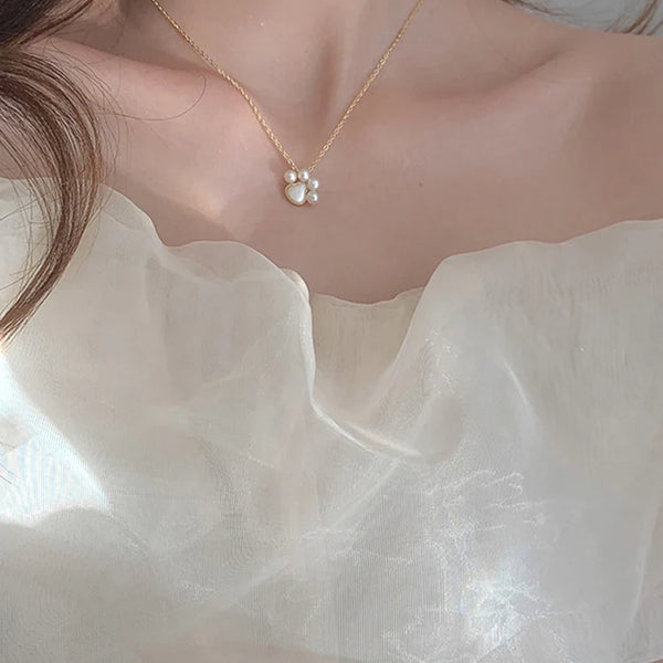 Cat's Paw Pearl Necklace